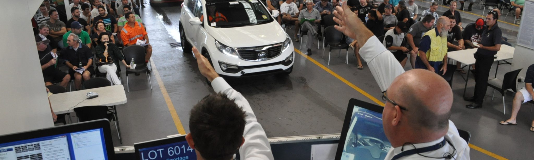 Reasons to attend a used vehicle auction in-person